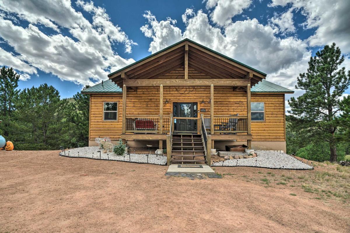 Cripple Creek Mountain Getaway with Hot Tub and Views! - Housity