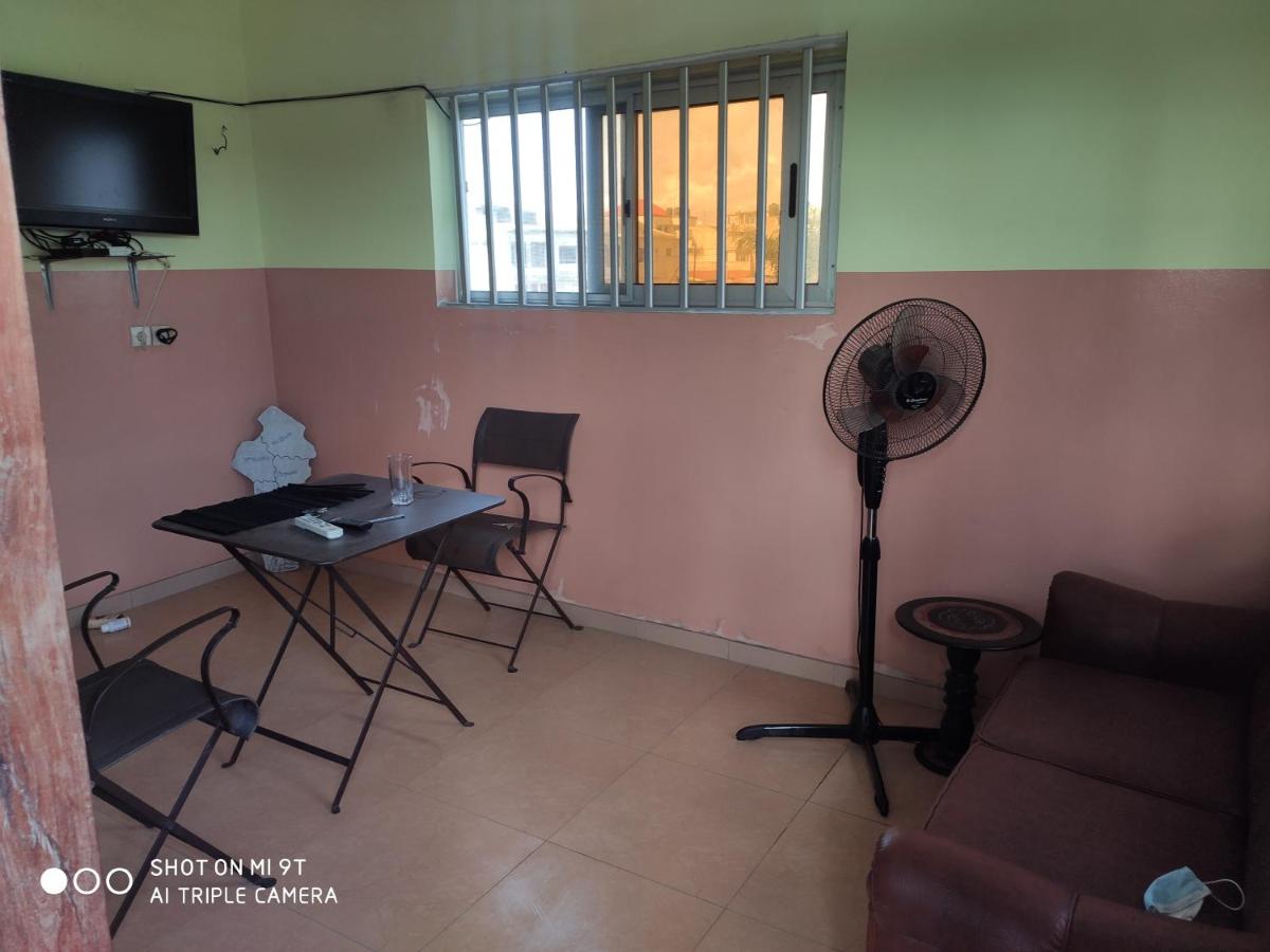 APPARTEMENTS 3 chambres et 2 chambres connectés au wifi à Cotonou - Housity