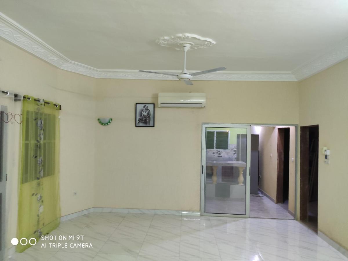 APPARTEMENTS 3 chambres et 2 chambres connectés au wifi à Cotonou - Housity