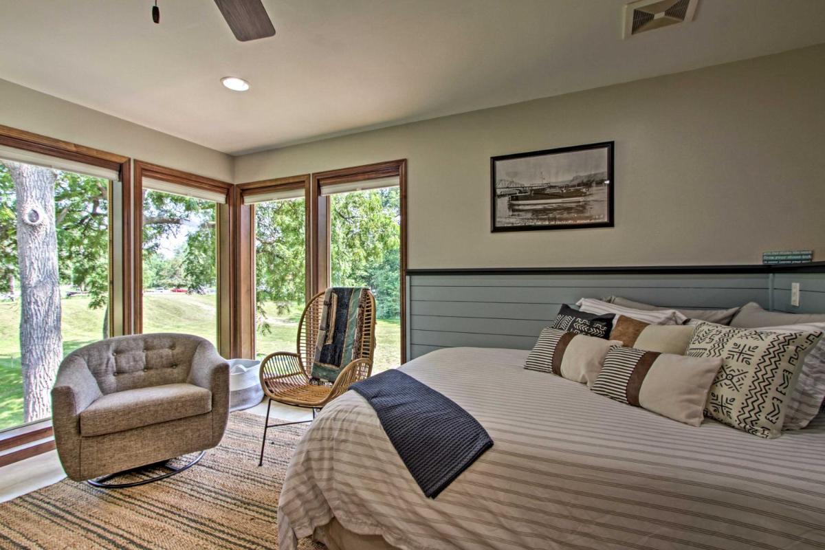 Pet-Friendly Wabasha Studio Boat, Ski and Explore! - Housity