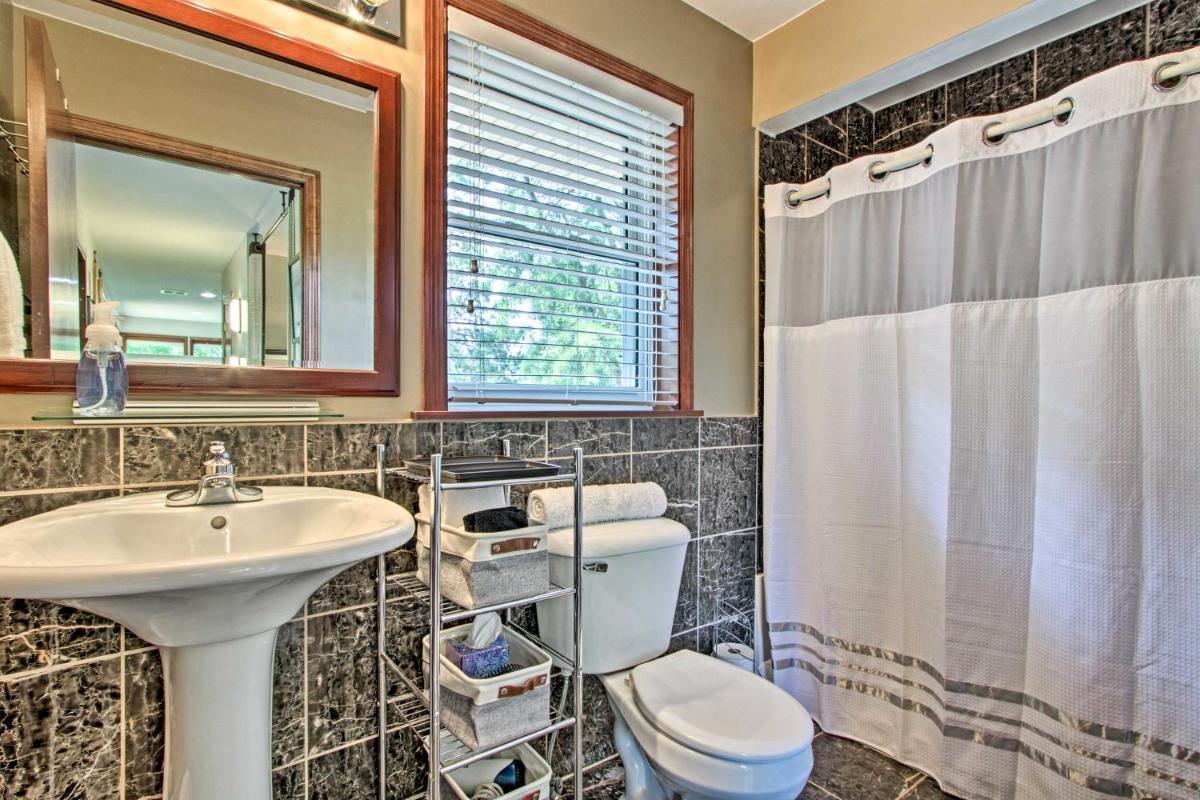 Pet-Friendly Wabasha Studio Boat, Ski and Explore! - Housity