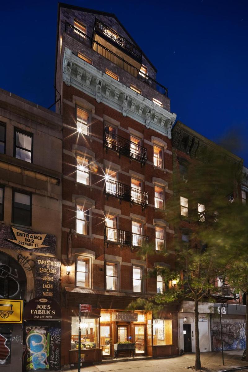 The Historic Blue Moon Hotel - NYC - Housity