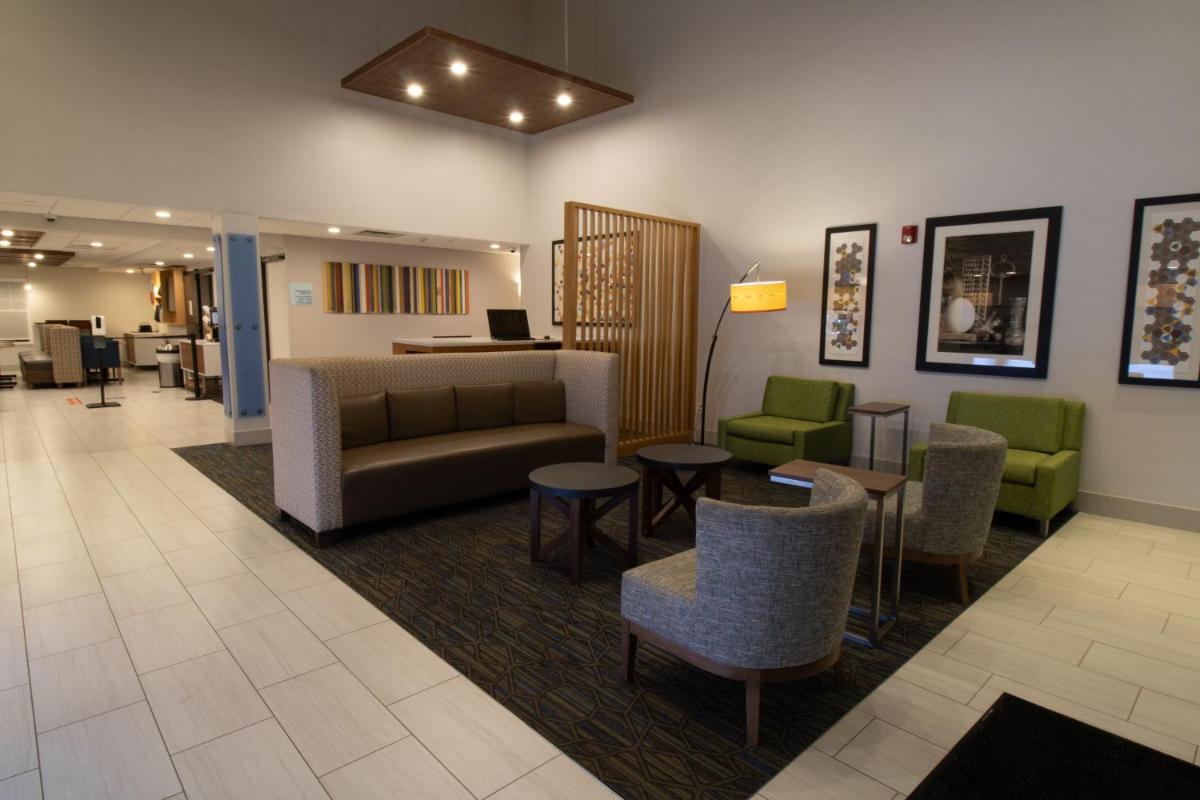 Holiday Inn Express & Suites Manassas by IHG - Housity