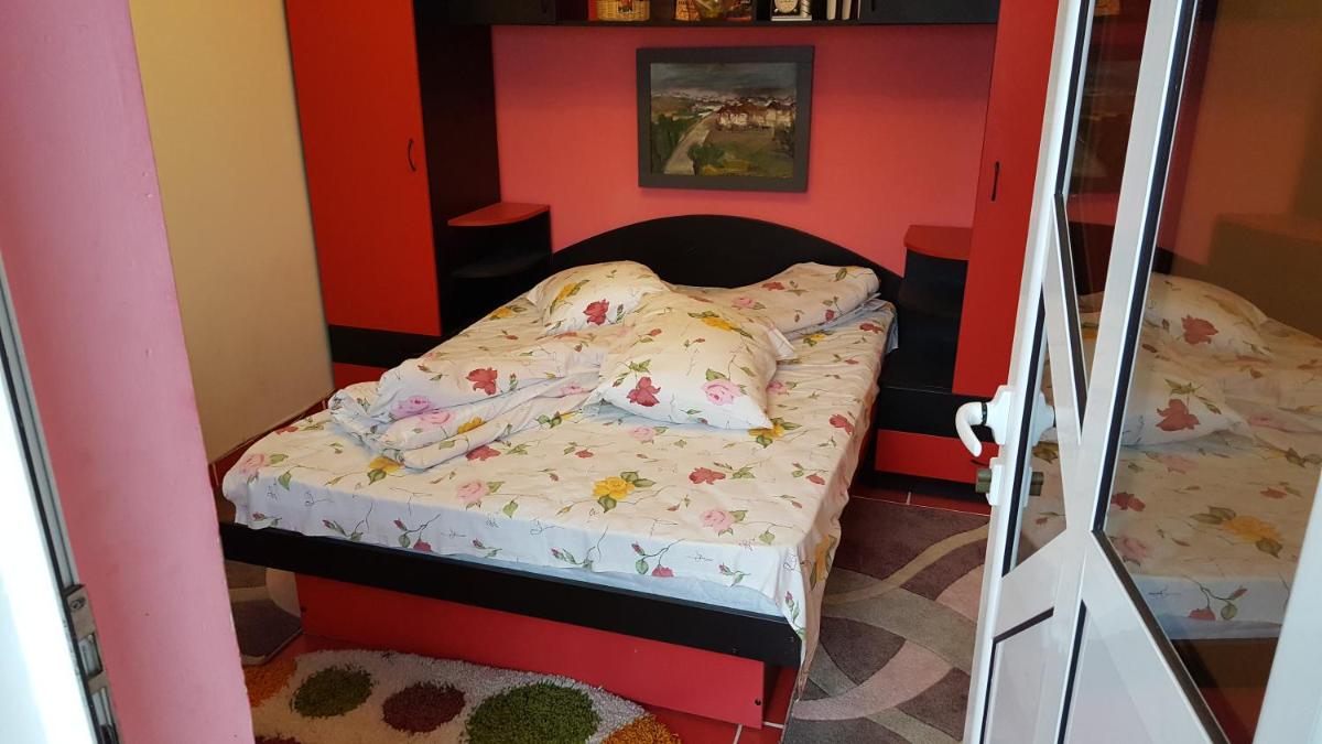 Casele Lena - Housity