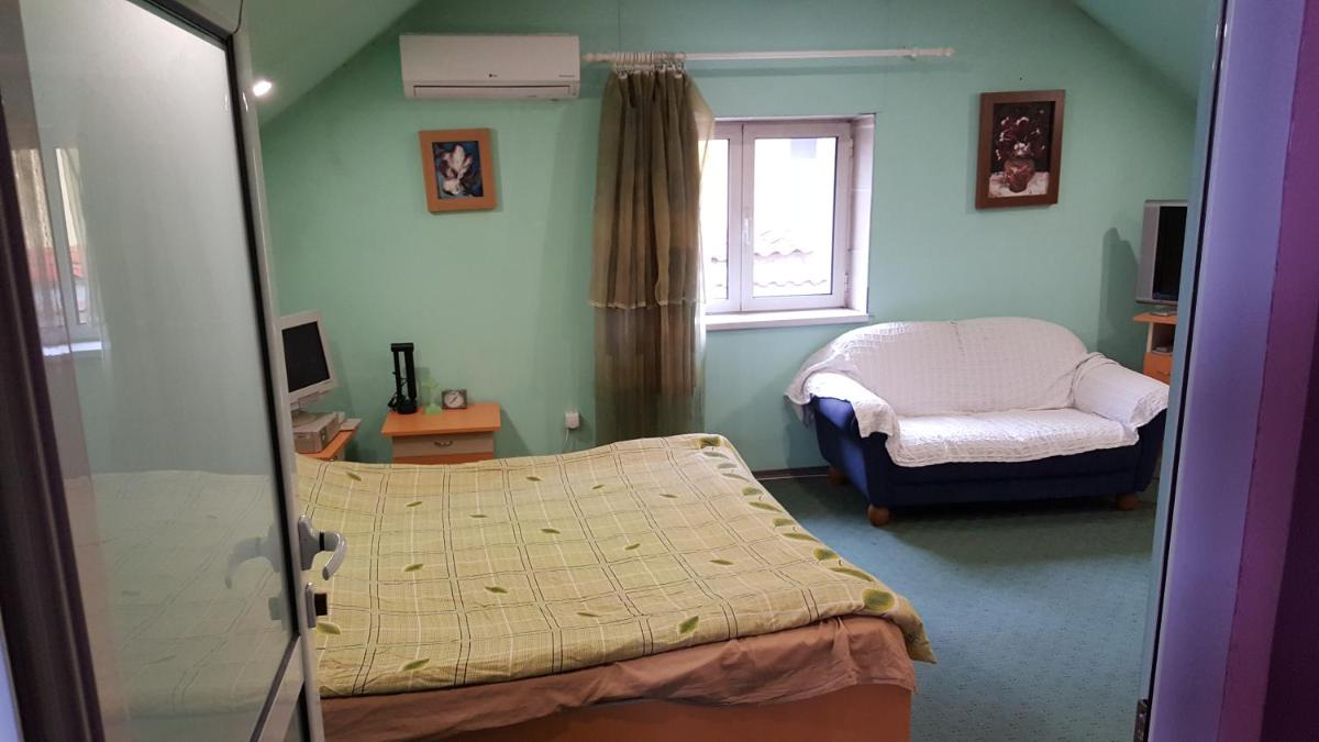 Casele Lena - Housity