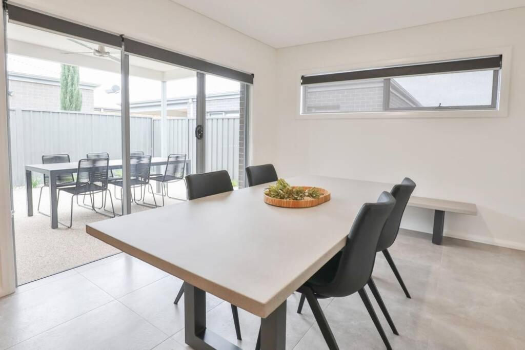 Brand New 3 bedroom, 2 bathroom Townhouse - Housity