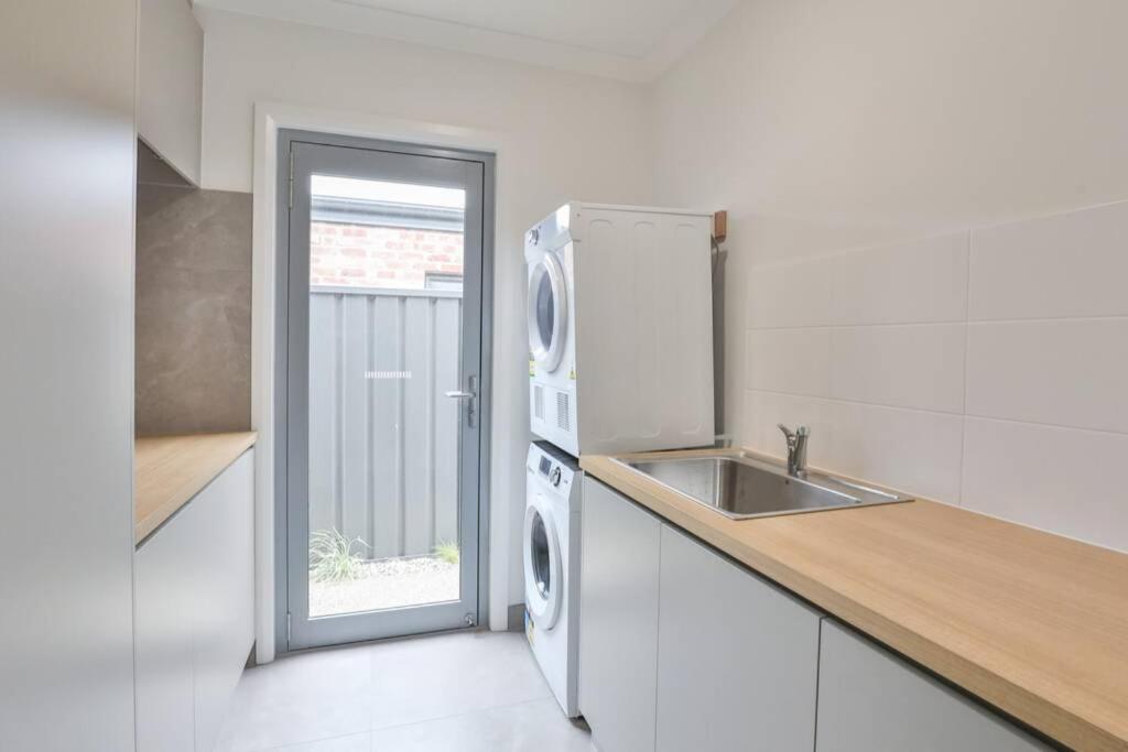 Brand New 3 bedroom, 2 bathroom Townhouse - Housity