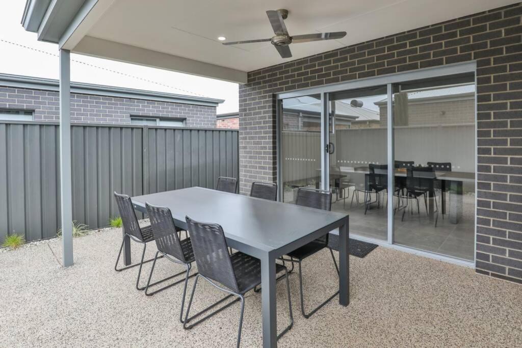 Brand New 3 bedroom, 2 bathroom Townhouse - Housity