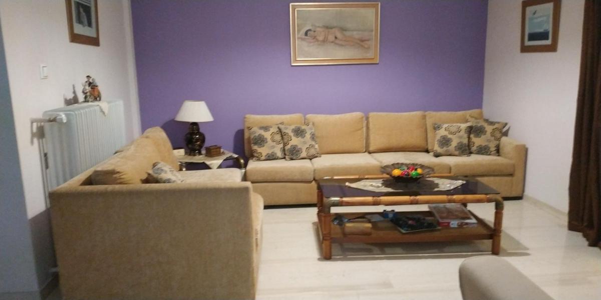 Kolonos 3 bdrm apartment - Housity