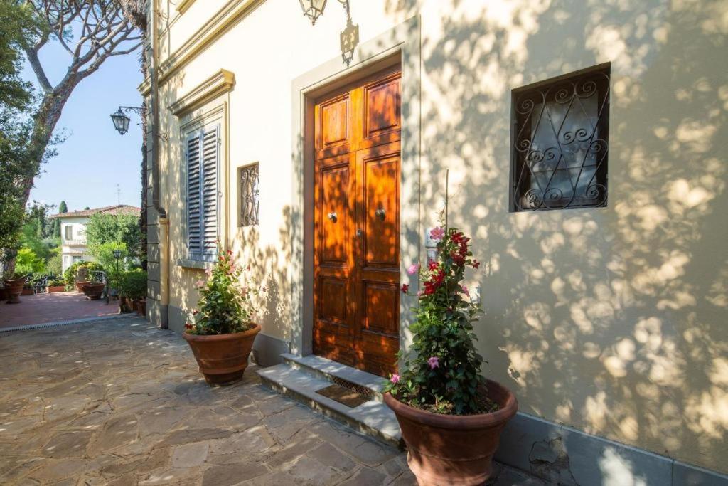 Villa Lia - Apartment in Villa with private garden and Pool - Housity