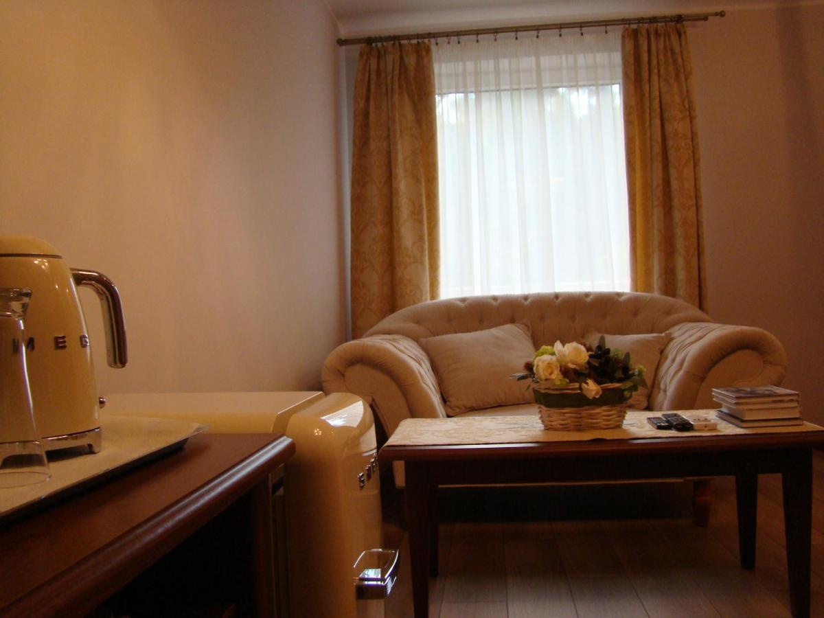 Bobrowa Dolina - Housity