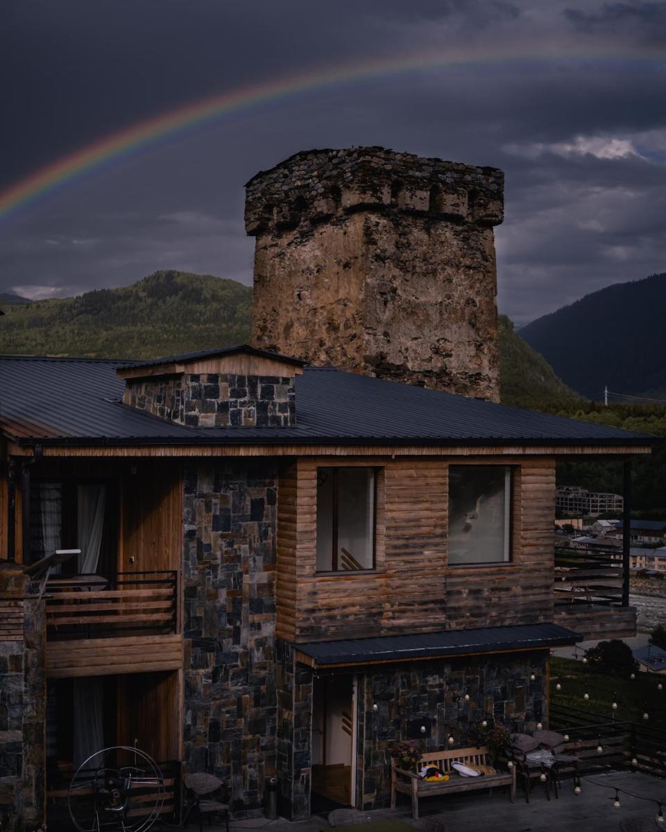Suitetrails - Hotel Old House Mestia