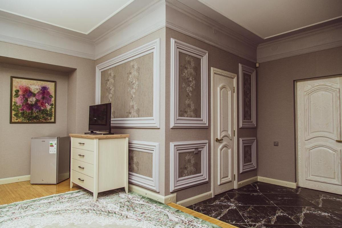 Selfie Grand Hotel - Housity