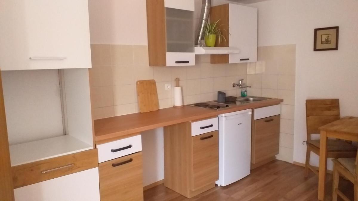 Relax Črni Kal 3 - Housity