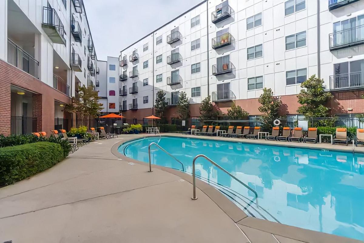 Private Apartment on Atlanta's Beautiful Beltline Trail- Includes Free Parking - Housity
