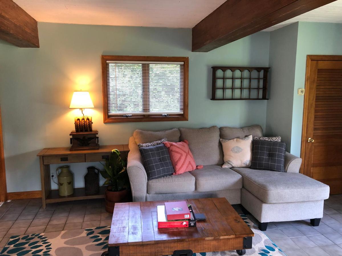 1 bed cottage, partial waterviews & water access - Housity