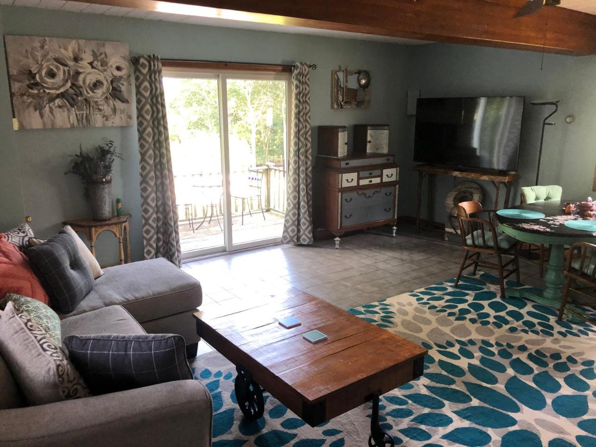 1 bed cottage, partial waterviews & water access - Housity
