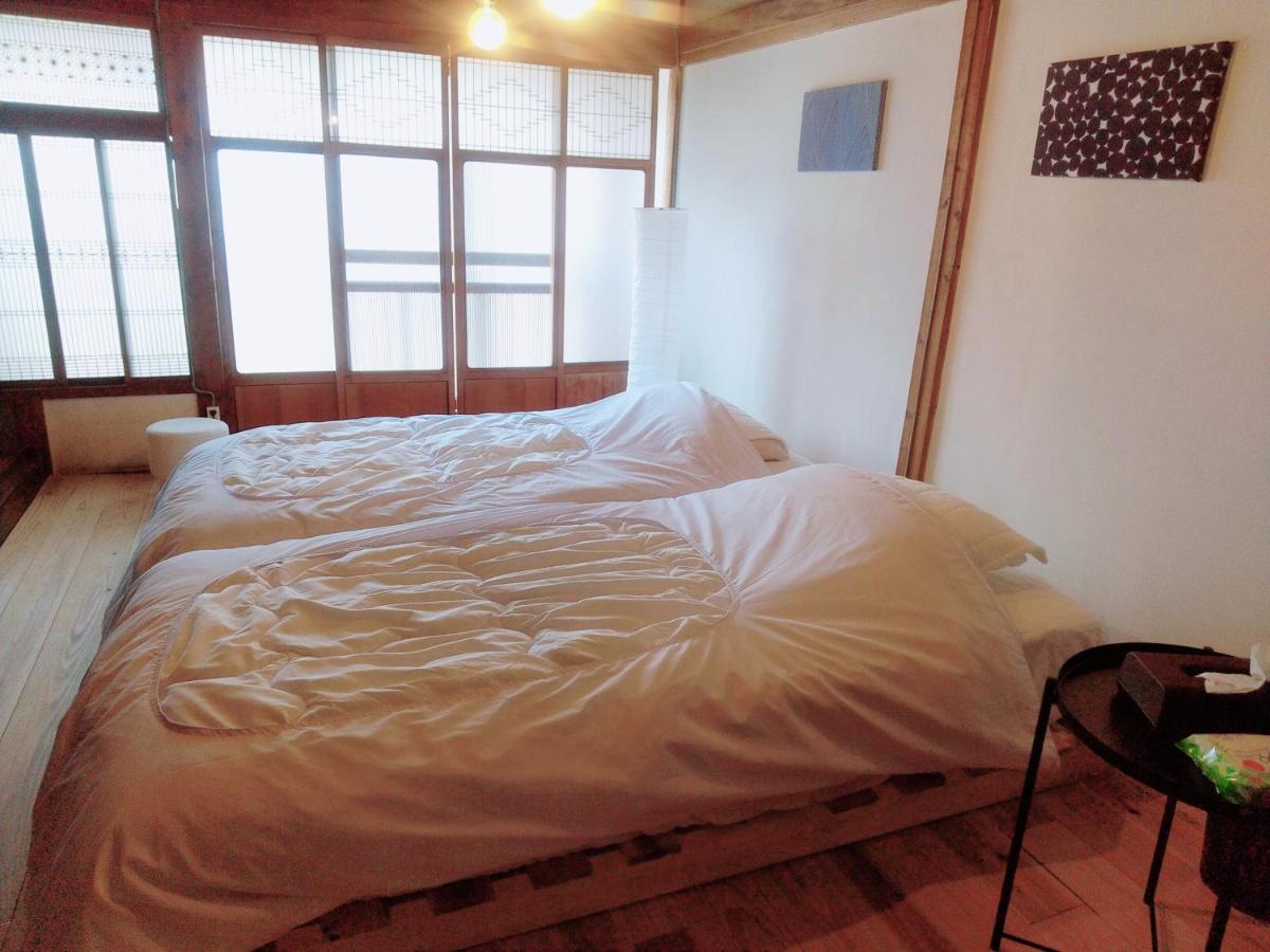 呼子の港路地の古民家一棟貸切宿梵soyogi - Housity
