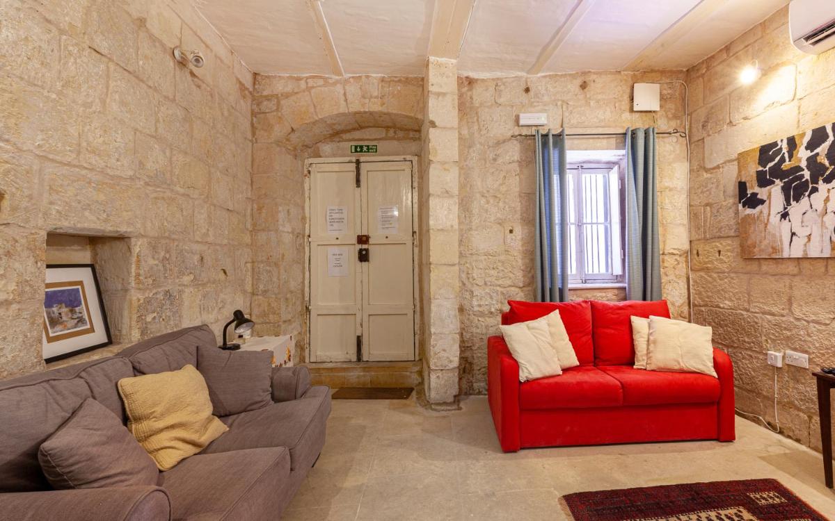 BRG34 - Historical Vittoriosa Townhouse - Housity