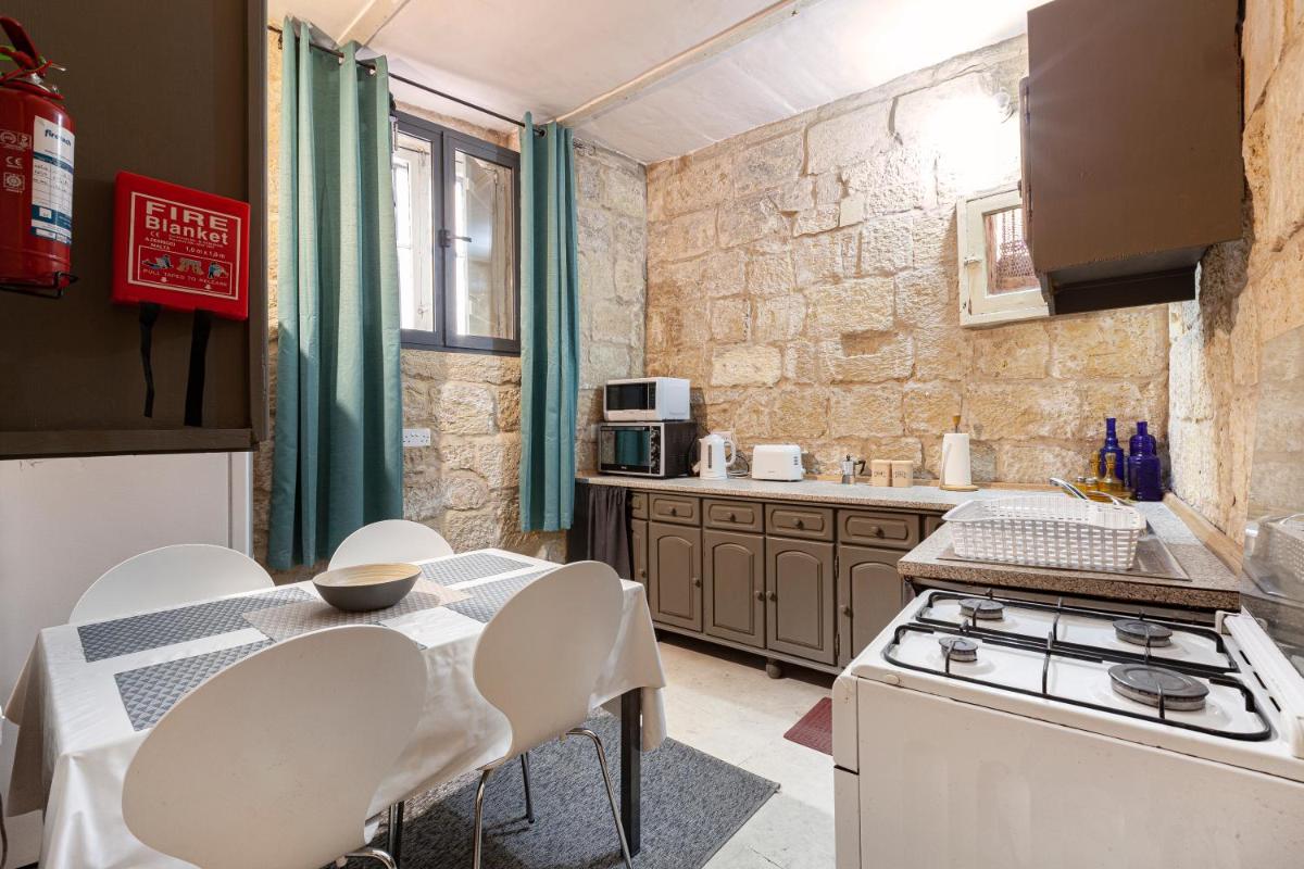 BRG34 - Historical Vittoriosa Townhouse - Housity