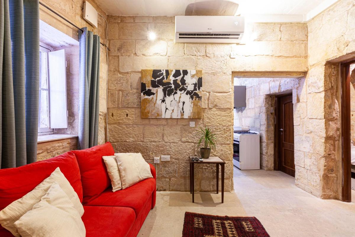 BRG34 - Historical Vittoriosa Townhouse - Housity