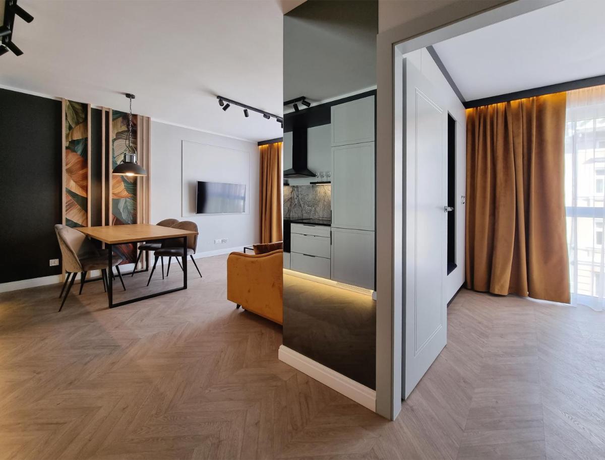 Silesia Aparthotel - Housity