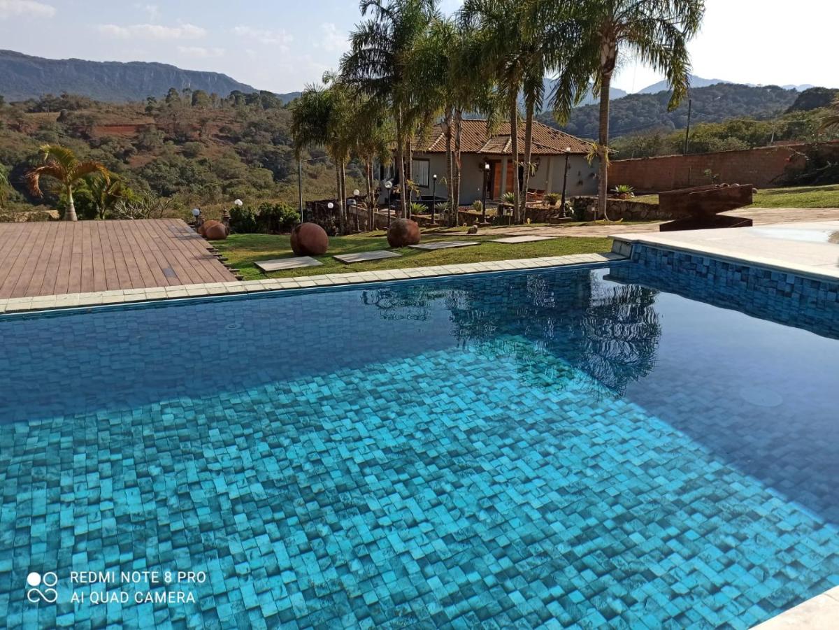 Casa contemporânea com piscina em Tiradentes - Housity