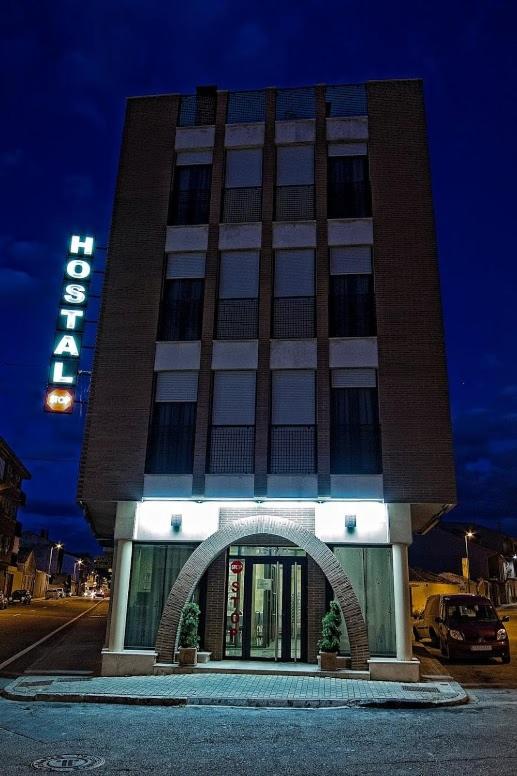 Hostal Stop - Housity
