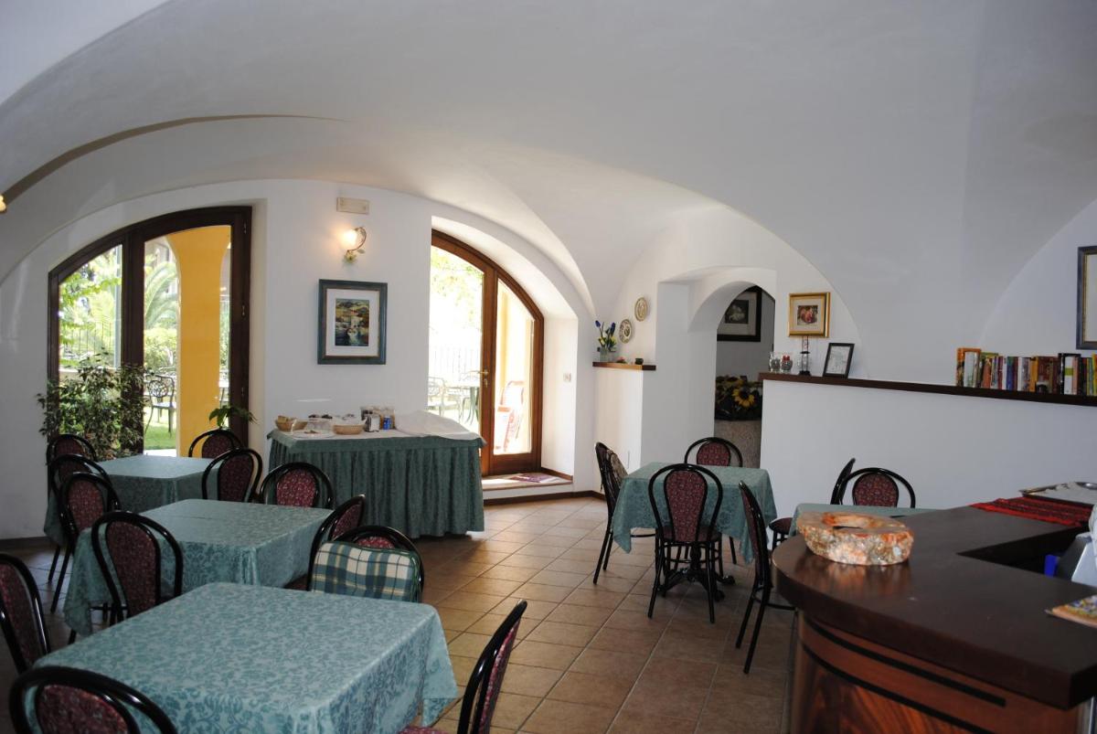 Hotel Tiziana Garnì - Hizvo