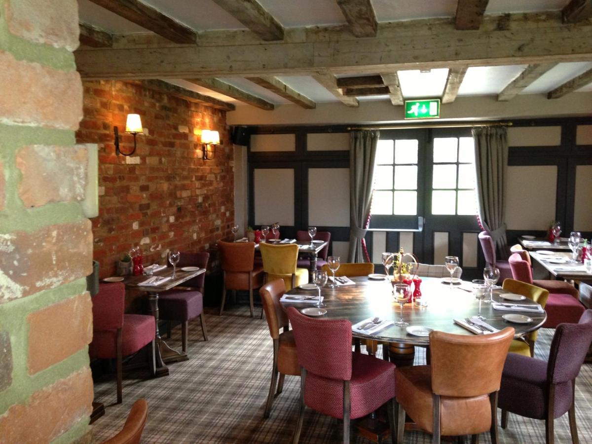 The Crown Pub, Dining & Rooms - Housity