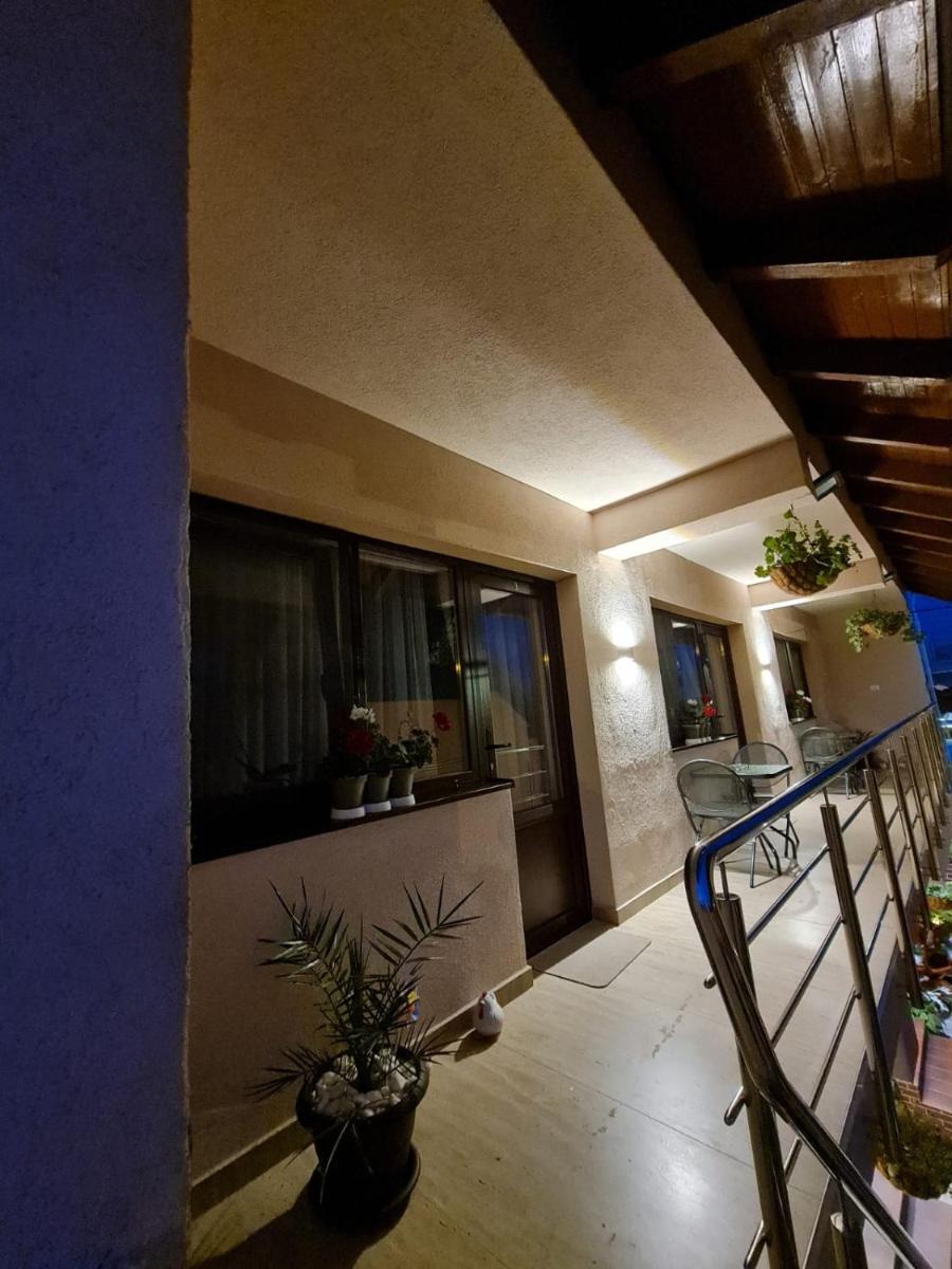 Splendid House - Housity
