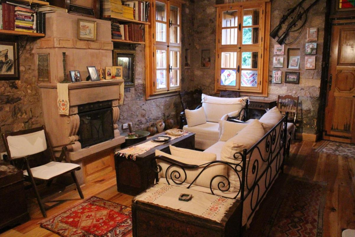 Stone House with Garden in Cunda/Ayvalik - Housity