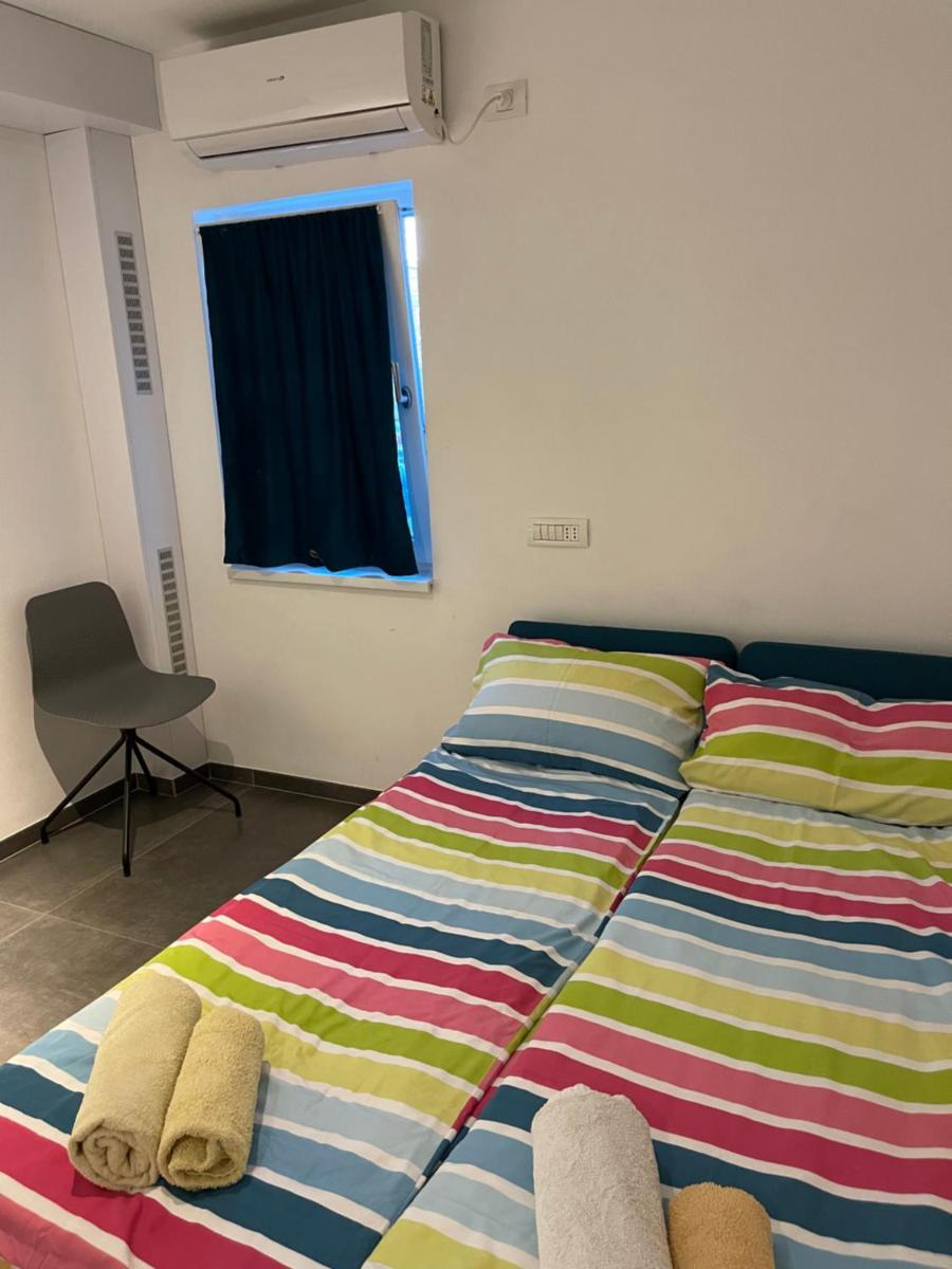 Small Single Room - Housity