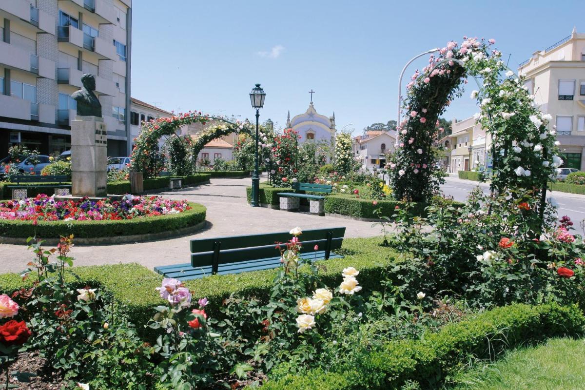 Hotel Meia Lua - Housity