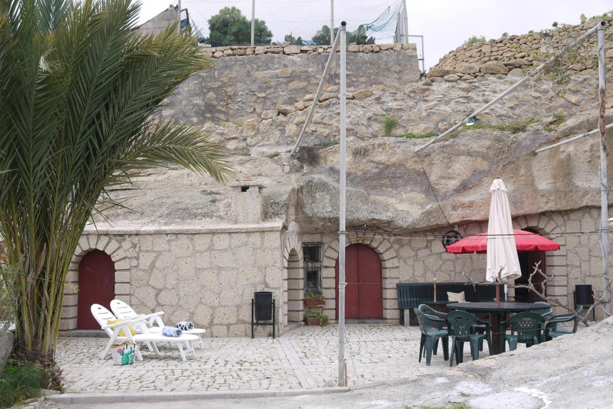Eco Holidays Cave House Justine - Housity