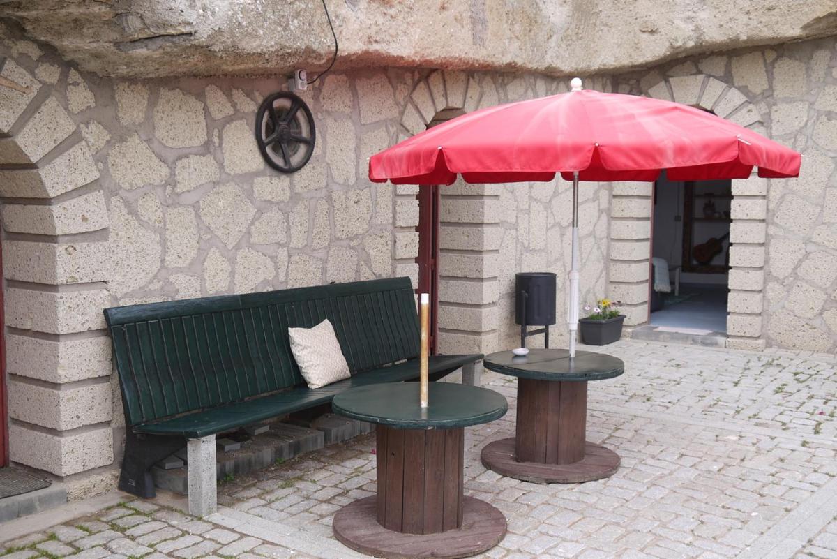 Eco Holidays Cave House Justine - Housity