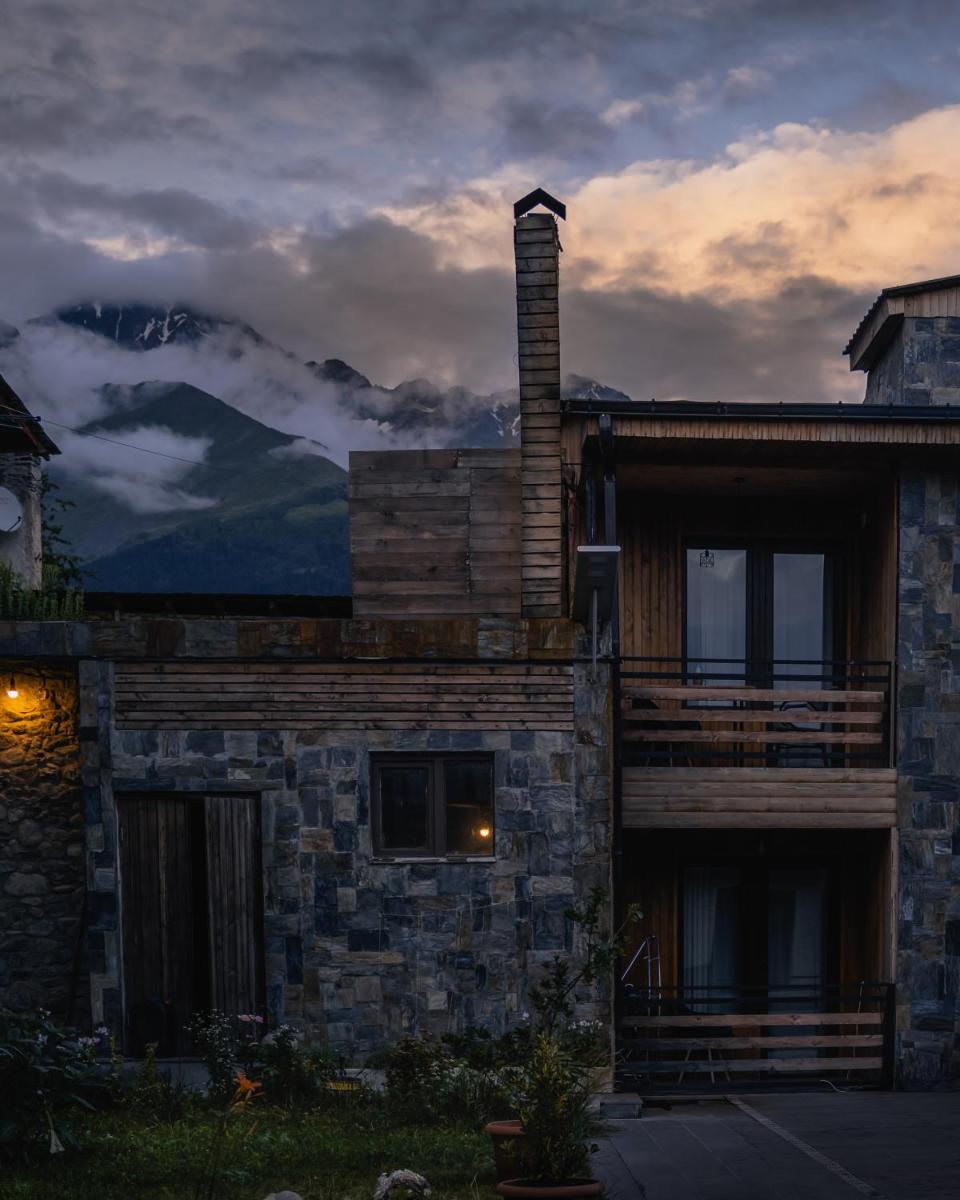 Suitetrails - Hotel Old House Mestia