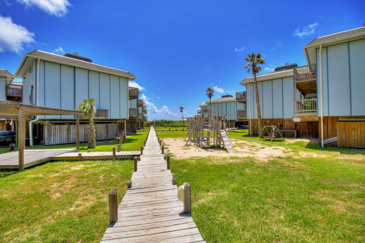Beachhead Unit 6 - Housity