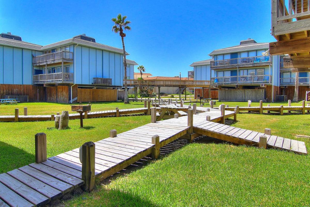 Beachhead Unit 6 - Housity