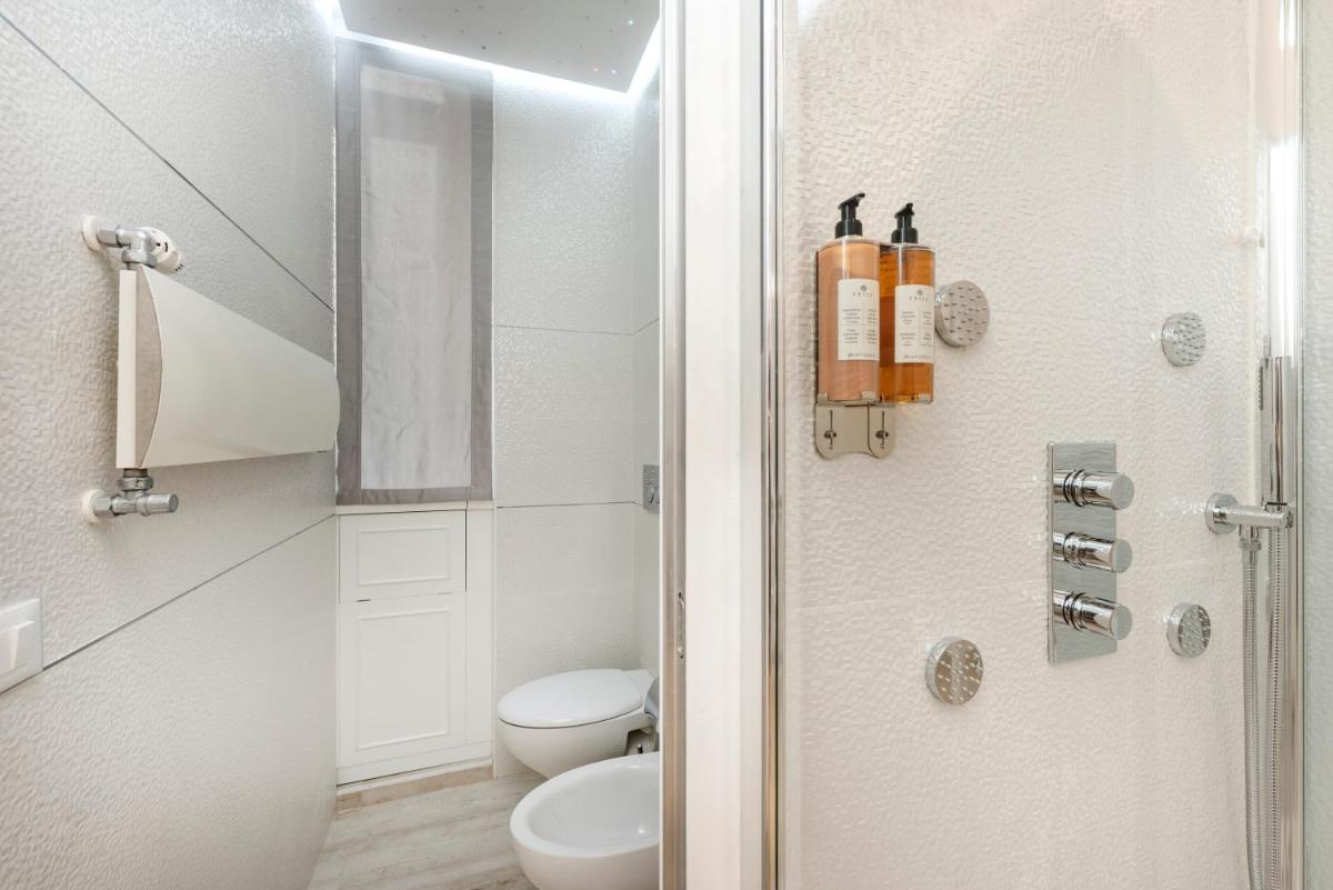 Primus Monti Suites - Housity
