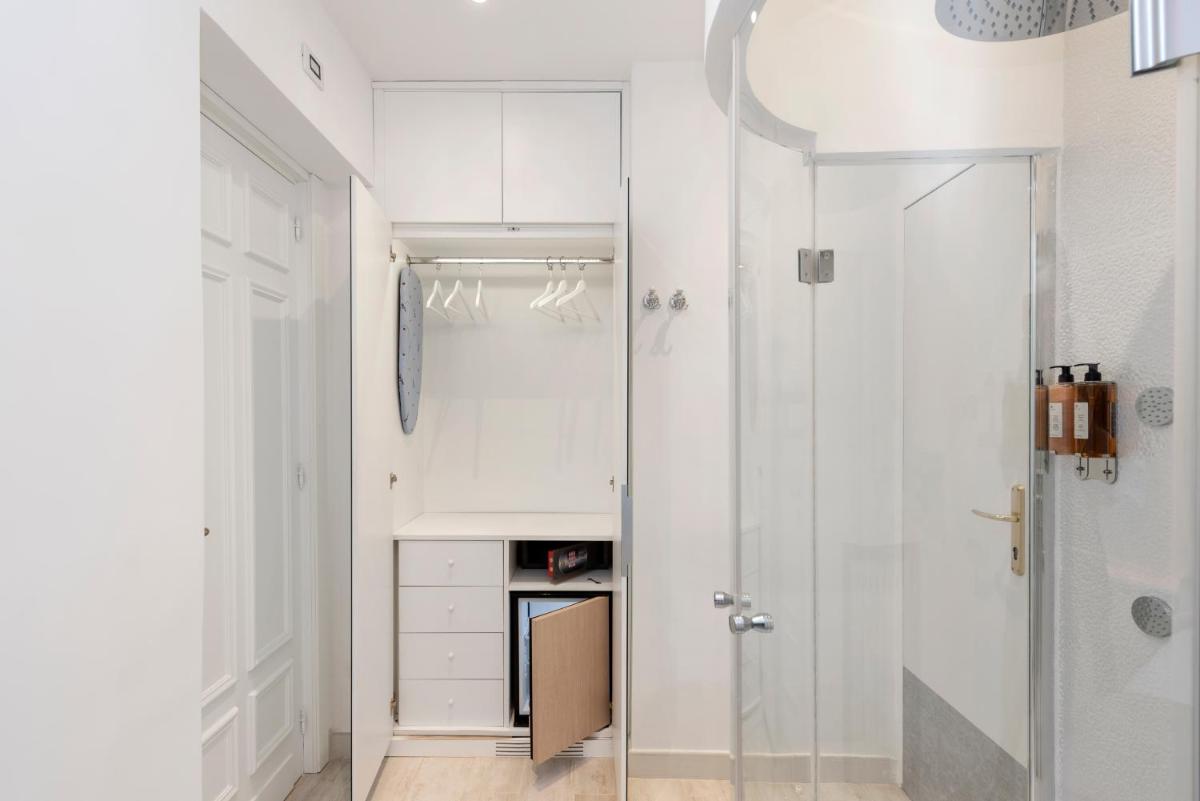 Primus Monti Suites - Housity