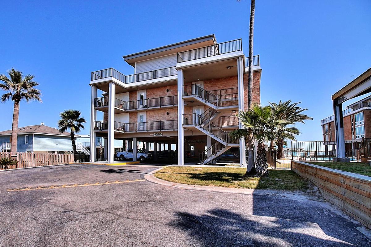 Channelview 211 - Housity