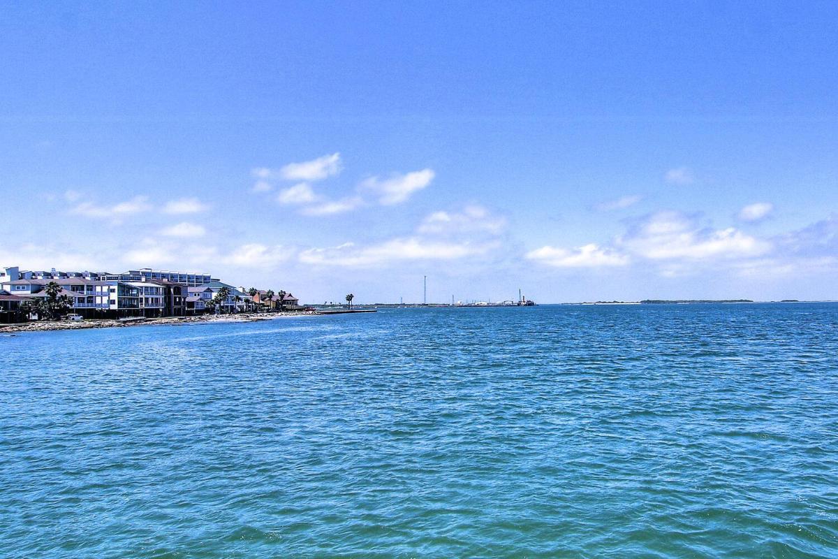 Channelview 211 - Housity