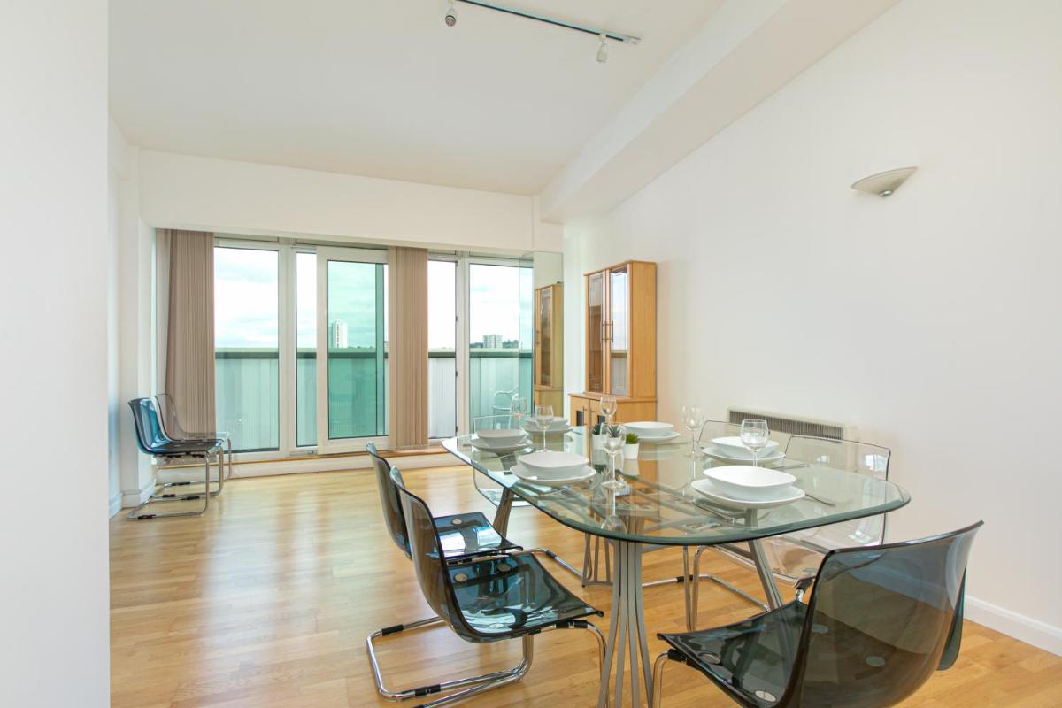 3BED PENTHOUSE NEAR LONDON CITY AIRPORT, O2 ARENA, LONDON EXCEL CENTRE with PARKING - Housity