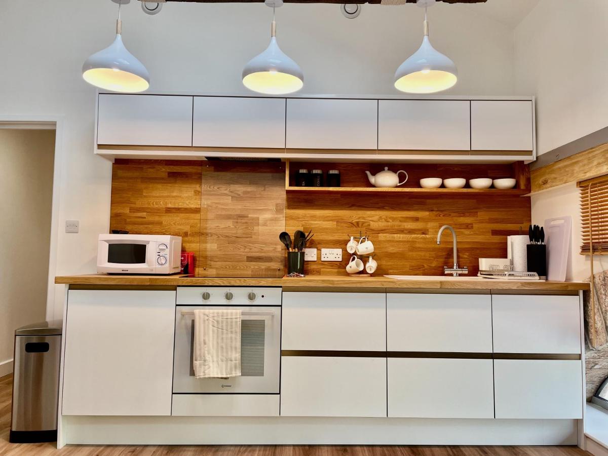 Strawberry line, flat 2 - Housity