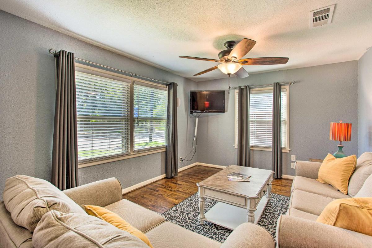 Walk to Dtwn Forney GiGis Place with Fire Pit - Housity