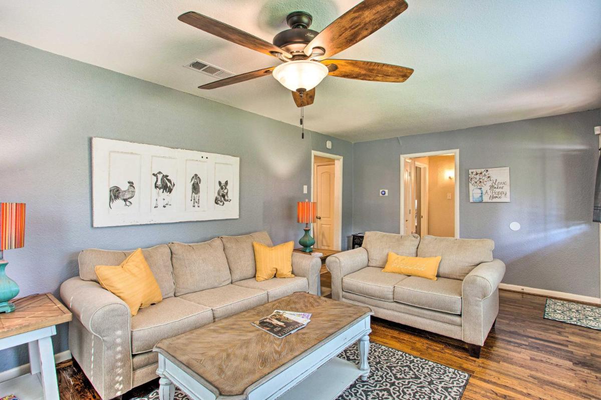 Walk to Dtwn Forney GiGis Place with Fire Pit - Housity