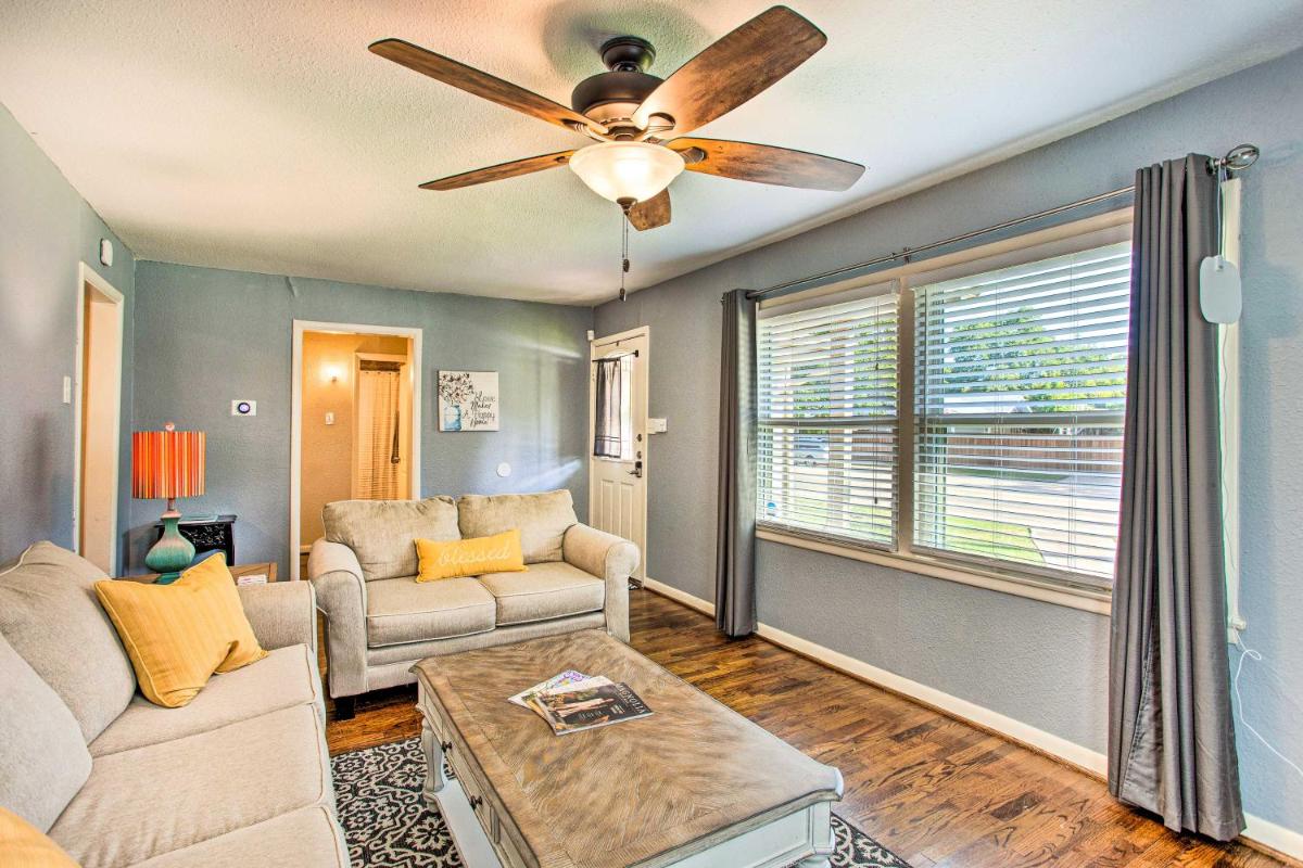 Walk to Dtwn Forney GiGis Place with Fire Pit - Housity