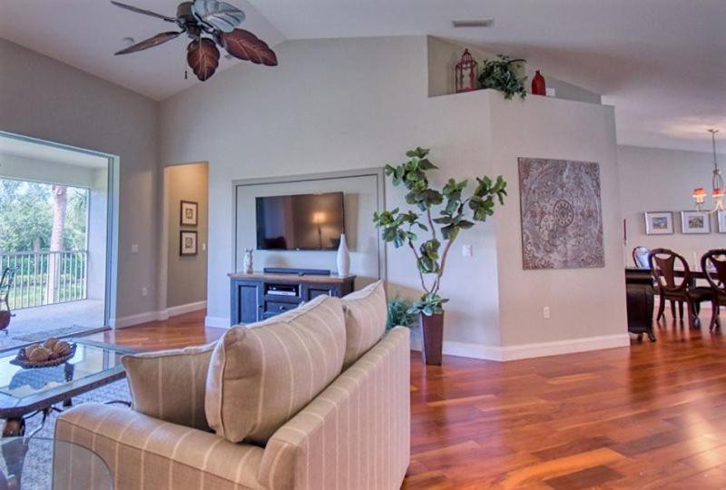 Sabal Pointe at Majestic Palms 1004 - Housity