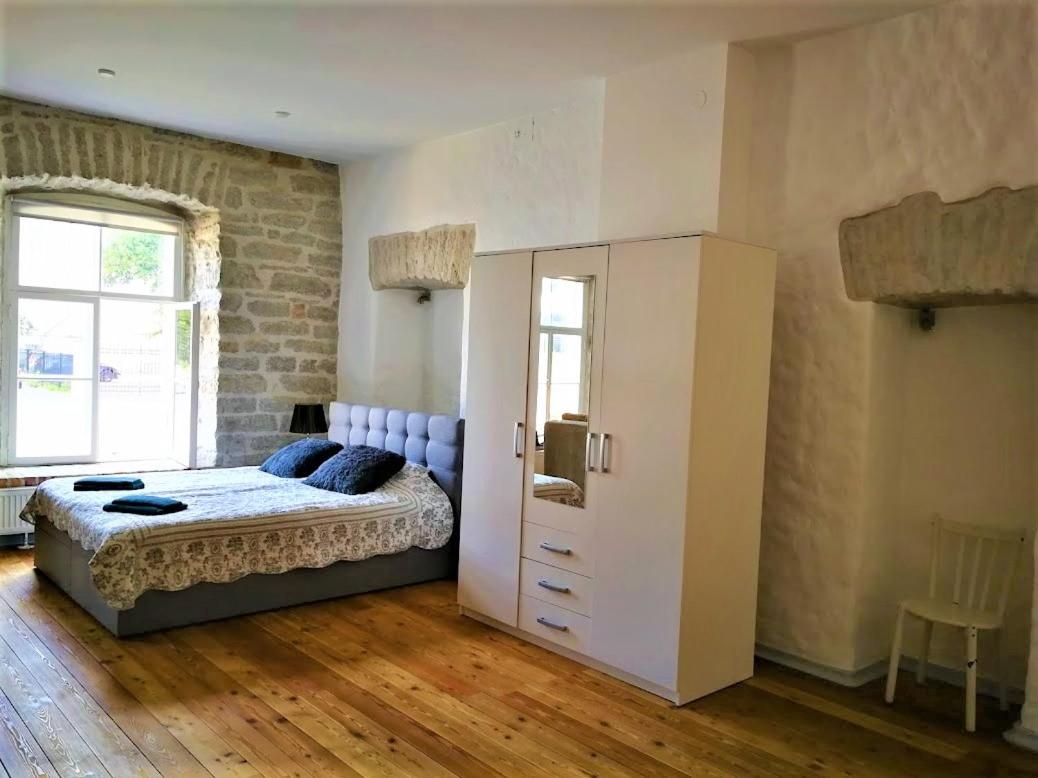 Suitetrails - Perfect stay in Old Town with Parking